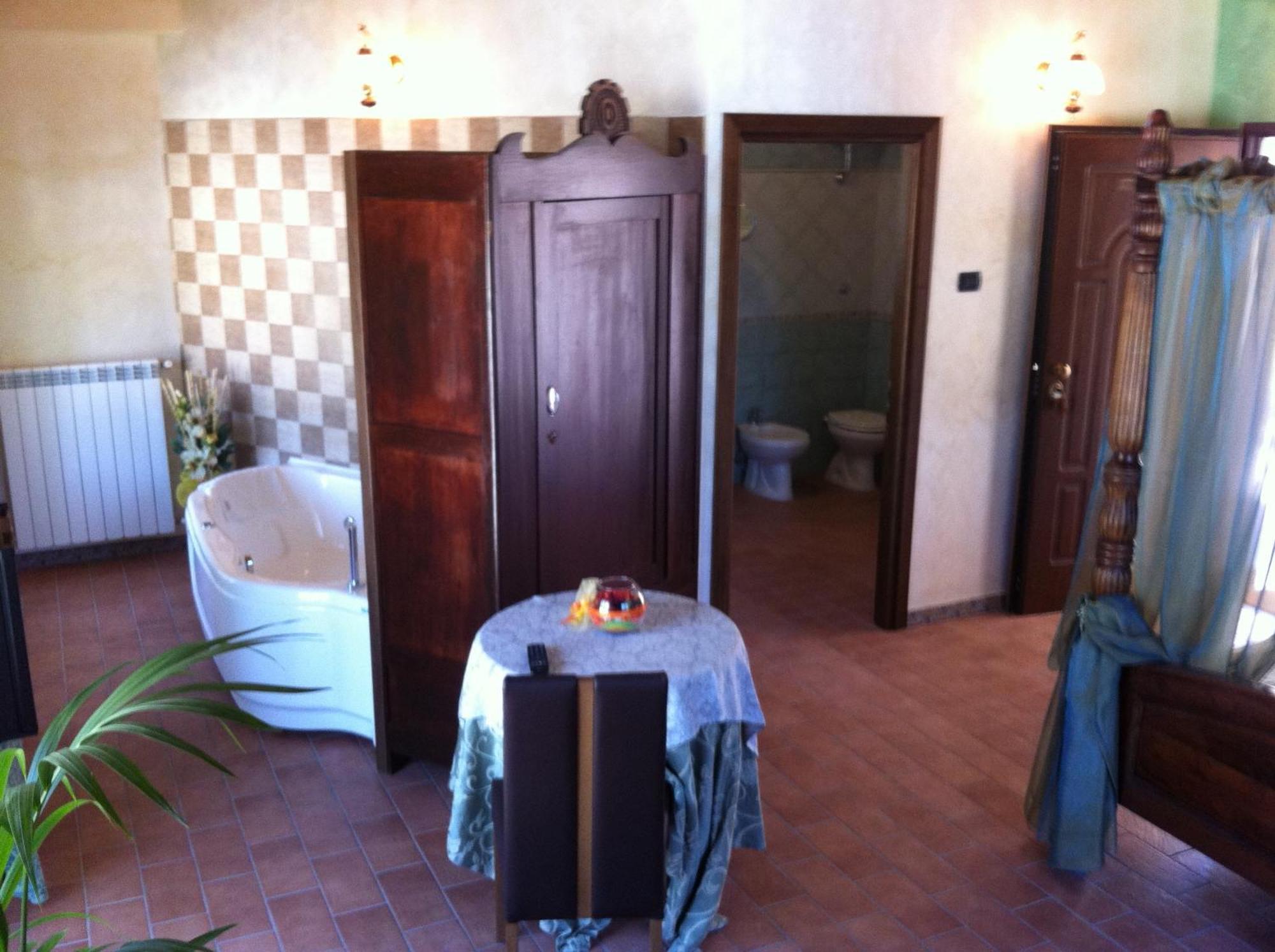 Hotel Il Feudo Dei Pierleoni Celano Pokoj fotografie
