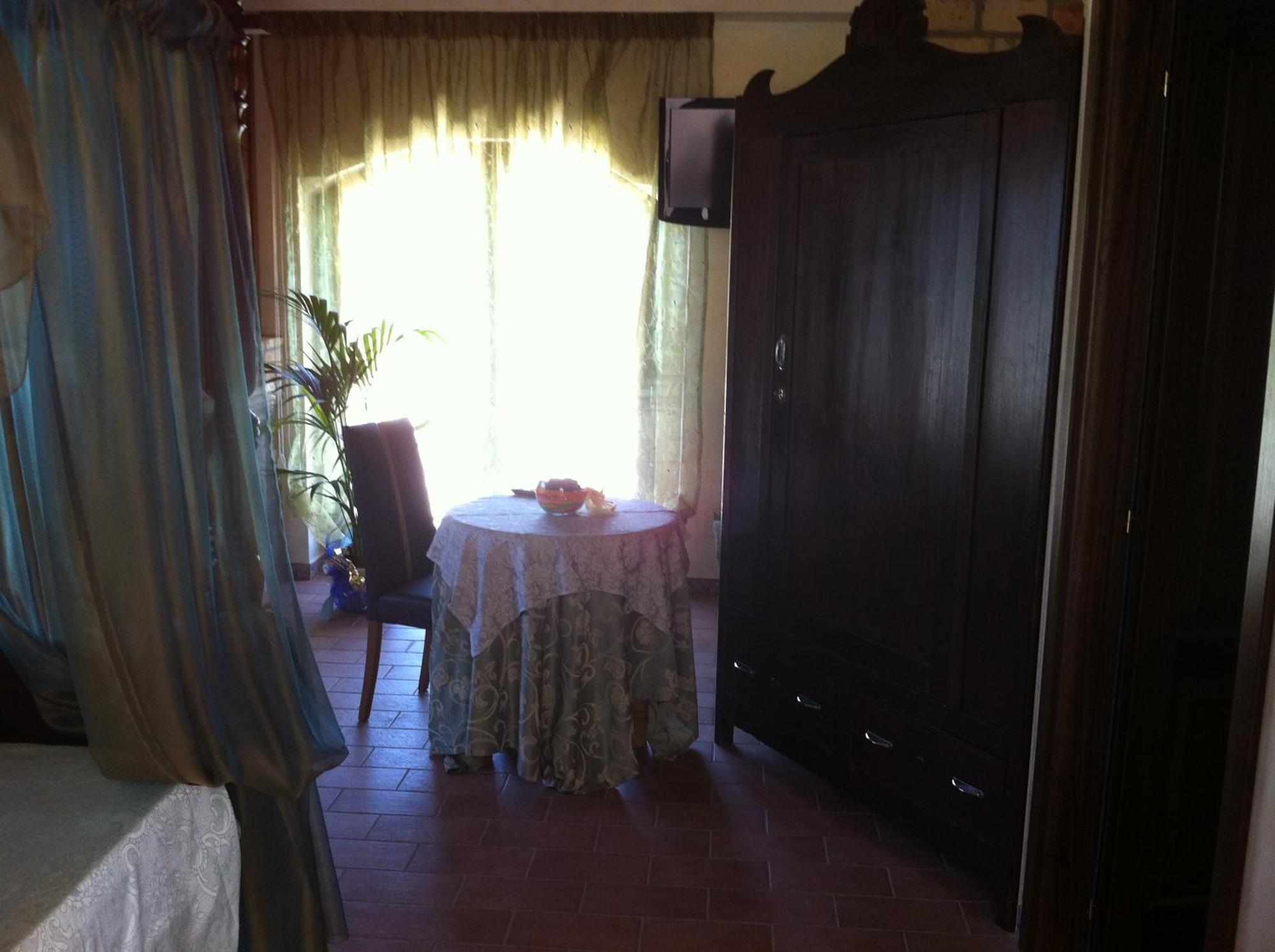 Hotel Il Feudo Dei Pierleoni Celano Pokoj fotografie